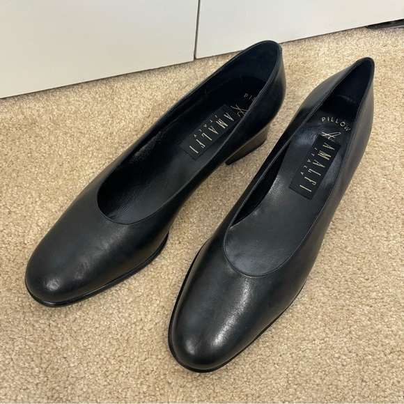 Vintage Amalfi Italy Black Leather Classic Pump Heels Pillow Footbed 11 - Picture 1 of 9